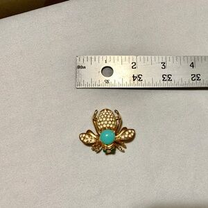 Unbranded Gold Tone Metal Bee Brooch / Pendant Green Eyes Aqua Body White Spots